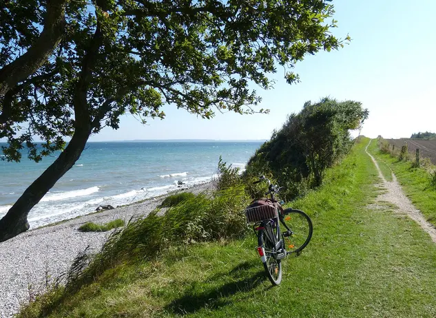 im Ostsee Urlaub eine Radtour an der Steilküste unternehmen