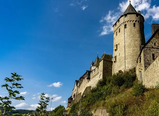 Die Burg Altena befindet sich auf dem Klusenberg in der Stadt Altena an der Lenne im Sauerland.