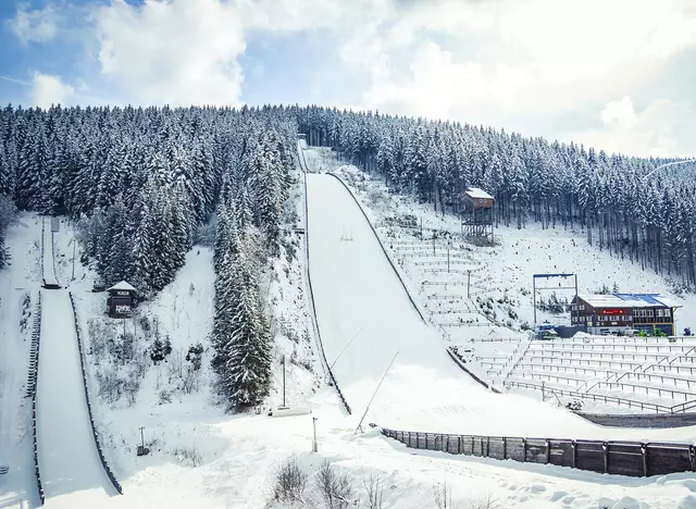 im Winterurlaub im Schwarzwald die Hochfirstschanze besuchen