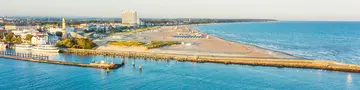 im Urlaub die Ostseeküste Mecklenburg entdecken und das Seebad Warnemünde besuchen