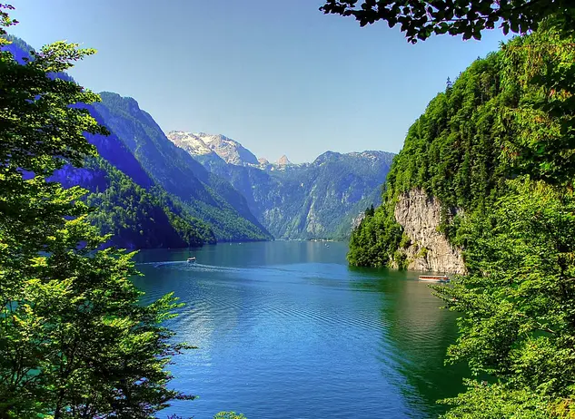 im Urlaub auf dem Bauernhof im Berchtesgadener Land den Königssee bewundern