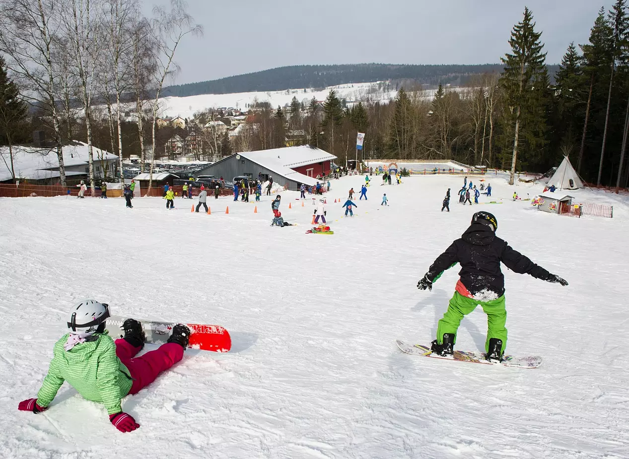 im Winterurlaub im Fichtelgebirge einen Skikurs in der Skischule machen