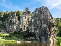 im Urlaub auf dem Bauernhof im Teutoburger Wald die Externsteine besuchen