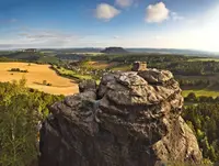 Die Sächsische Schweiz ist Teil des Elbsandsteingebirges. 
