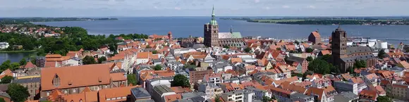 im Urlaub auf dem Bauernhof in Vorpommern die Hansestadt Stralsund am Strelasund besuchen