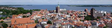 im Urlaub auf dem Bauernhof in Vorpommern die Hansestadt Stralsund am Strelasund besuchen