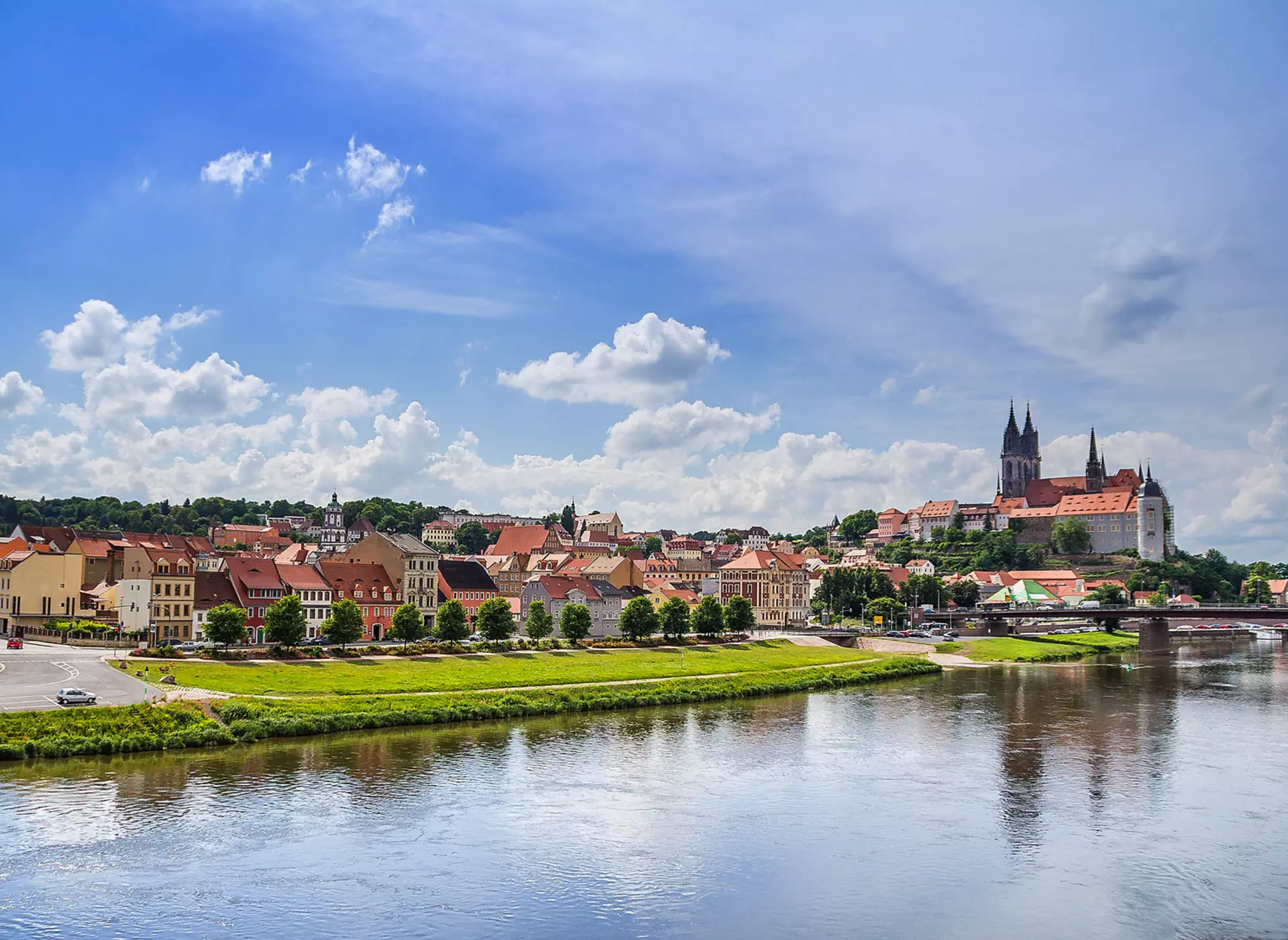 Die Albrechtsburg ist das älteste Schloss Deutschlands und thront auf einem Felsen über dem Elbtal.