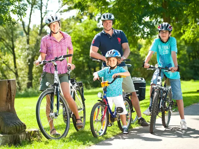Radfahren mit der Familie auf dem Nahe-Radweg