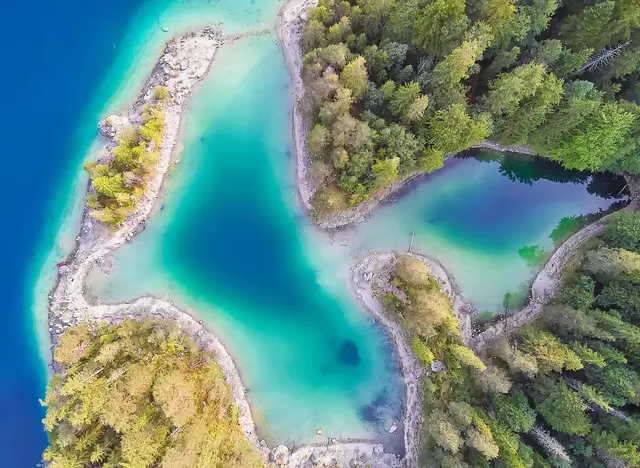 im Urlaub auf dem Bauernhof in Oberbayern am Eibsee wandern