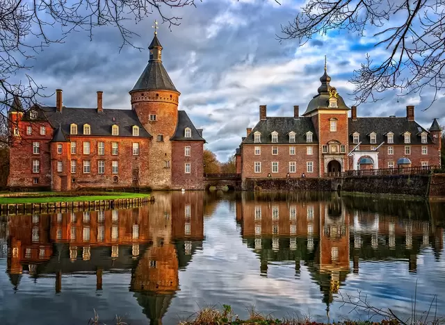 im Urlaub im Münsterland Schloss Anholt in Isselburg besuchen