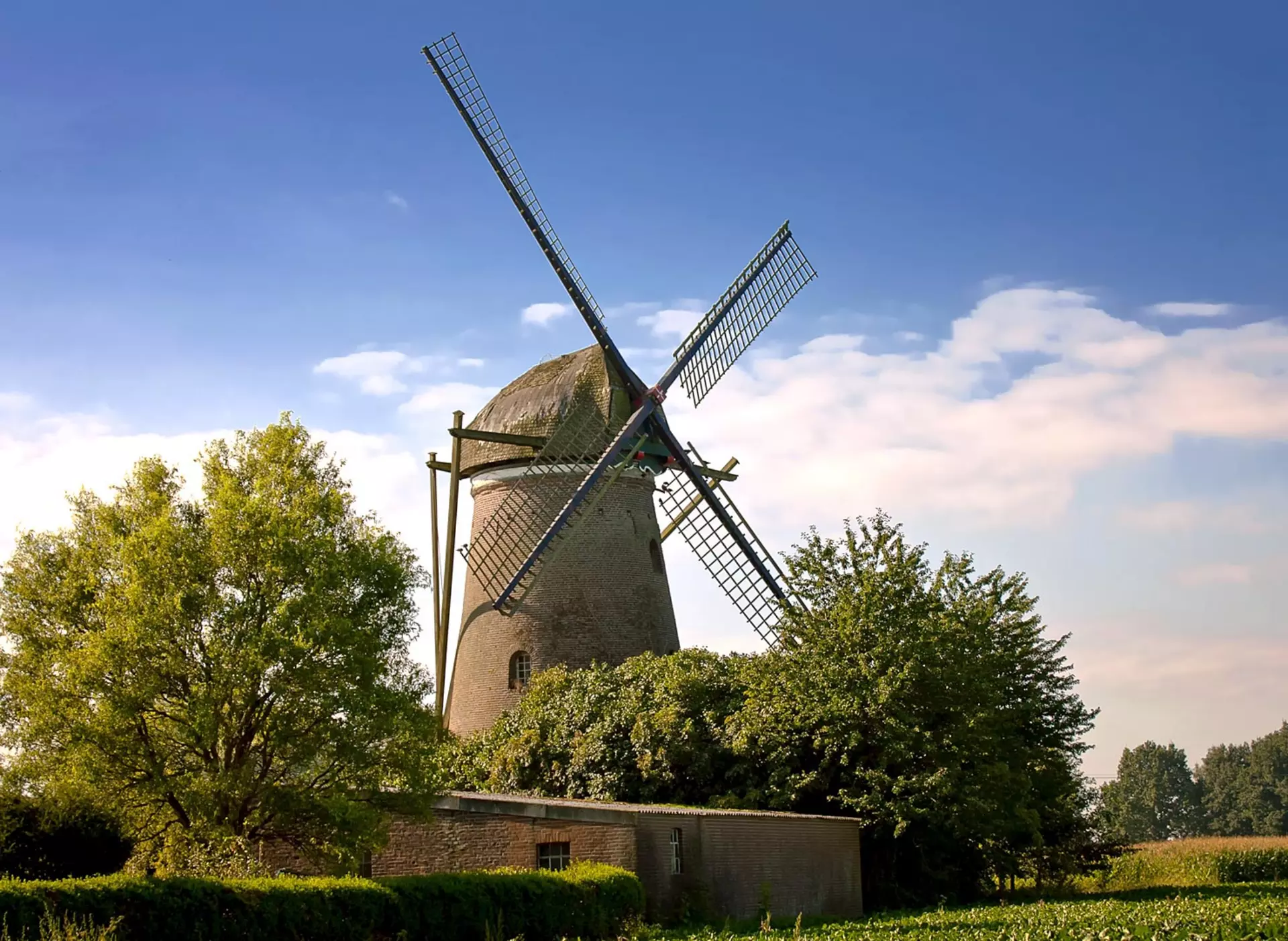 Windmühle an der Niederrheinroute - © Pixabay.com, Foto Rabe im Bauernhofurlaub am Niederrhein eine Radtour auf der Niederrheinroute unternehmen