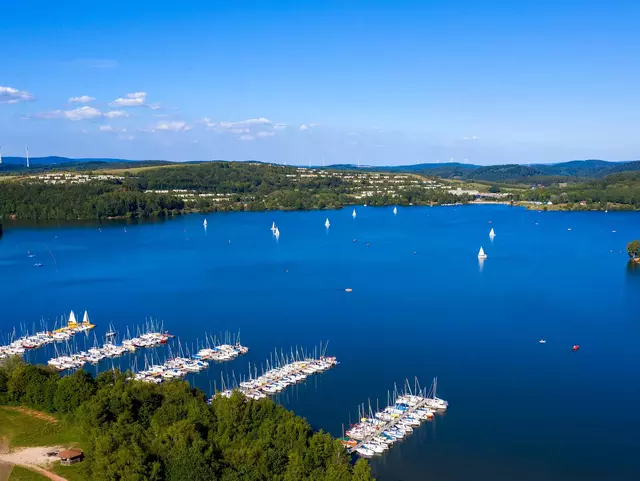 im Urlaub auf dem Bauernhof im Saarland im Bostalsee baden oder segeln