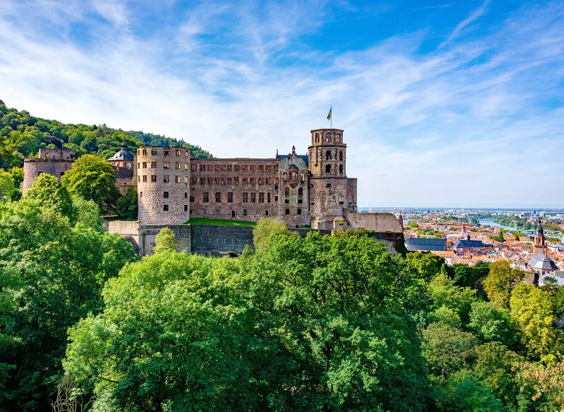 im Urlaub im Odenwald das Schloss in Heidelberg besuchen, die berühmteste Ruine Deutschlands