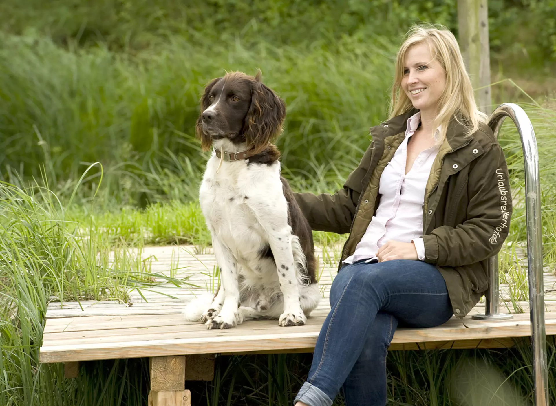 Am See entspannen - © Landsichten.de, Susanne Mölle im Urlaub mit Hund am Bodensee viiel Zeit für den Vierbeiner haben