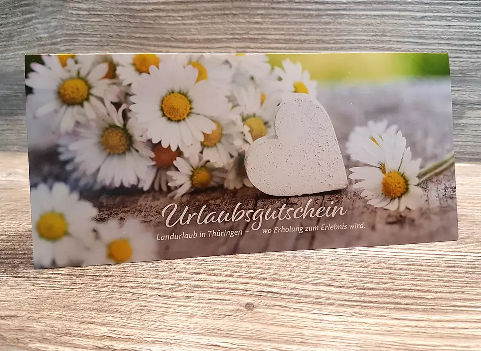 Urlaubsgutschein Blütenmherz für einen Urlaub auf dem Bauernhof in Thüringen verschenken