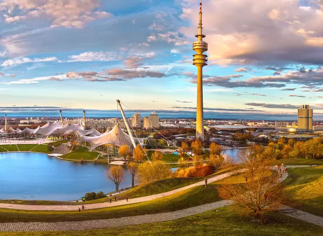 im urlaub auf dem Bauernhof im Münchner Umland den Olympiapark und das BWM-Museum besuchen