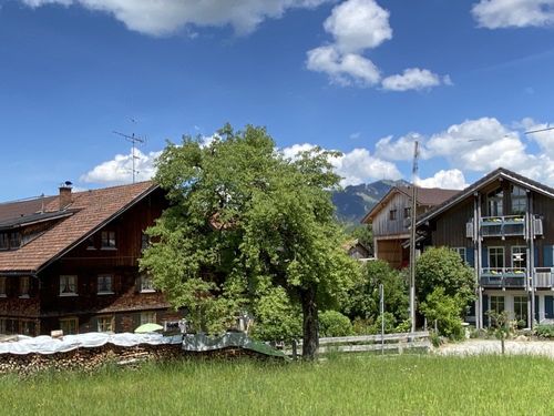 Ferienhof Stiefel: Bauernhaus (li) und Nebenhaus Ferienhof Stiefel: Bauernhaus (li) und Nebenhaus