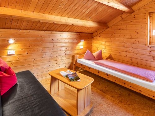 Blockhaus Moritz Schlafzimmer 1. OG Blockhaus Moritz Schlafzimmer 1. OG