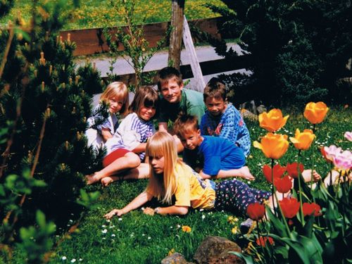 spielende Kinder spielende Kinder