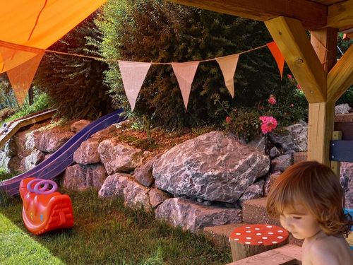 Spielplatz mit Matschküche Spielplatz mit Matschküche