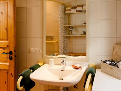 de-heuhoff-hedwigsruh_gr-fewo-badezimmer-2