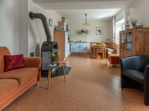 Fewo Igelheim - Wohnraum mit Kaminofen Fewo Igelheim - Wohnraum mit Kaminofen