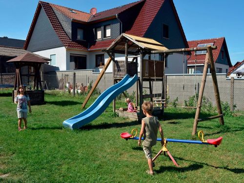 Unser kleiner Spielplatz Unser kleiner Spielplatz
