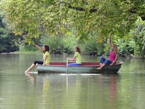 Bootstour auf dem hauseigenen Teich Bootstour auf dem hauseigenen Teich