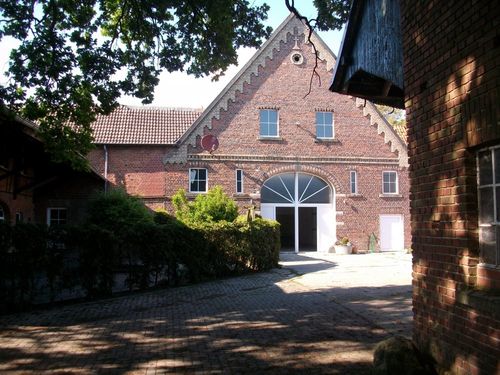 Eingang zur Spieltenne Eingang zur Spieltenne