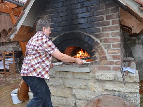 Holzbackofen bestücken Holzbackofen bestücken