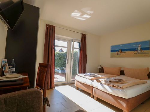 z.b.Hotelzimmer mit Terasse z.b.Hotelzimmer mit Terasse
