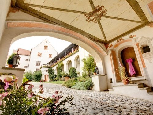 Eingangsbereich zum Schlossinnenhof Eingangsbereich zum Schlossinnenhof