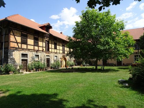 Innenhof mit Hühnern
