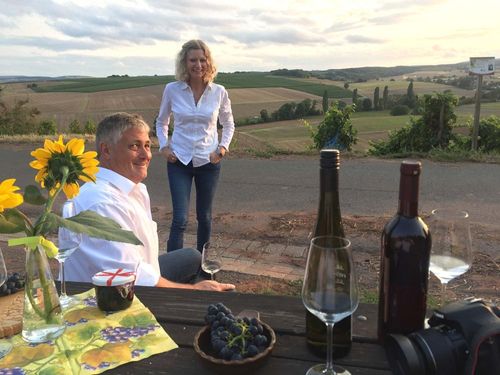 Rast bei einer Weinwanderung Rast bei einer Weinwanderung