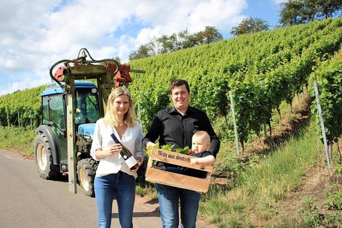 Winzerfamilie Merz im Weinberg Winzerfamilie Merz im Weinberg