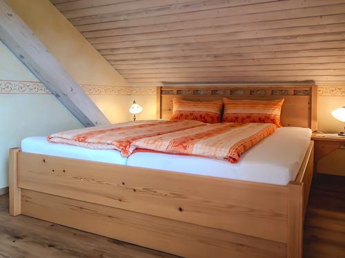 Schlafzimmer 1 Zugspitzblick Schlafzimmer 1 Zugspitzblick