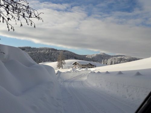 hausansicht im winter