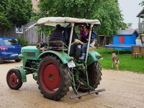 Ausfahrt mit dem Oldtimer-Bulldog Ausfahrt mit dem Oldtimer-Bulldog