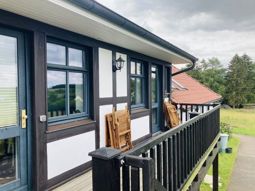 Balkon vor den Wohnungen