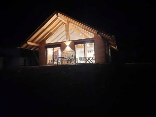 Aussenansicht bei Nacht Aussenansicht bei Nacht