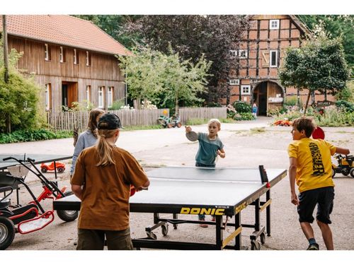 Rundlauf an derTischtennisplatte Rundlauf an derTischtennisplatte