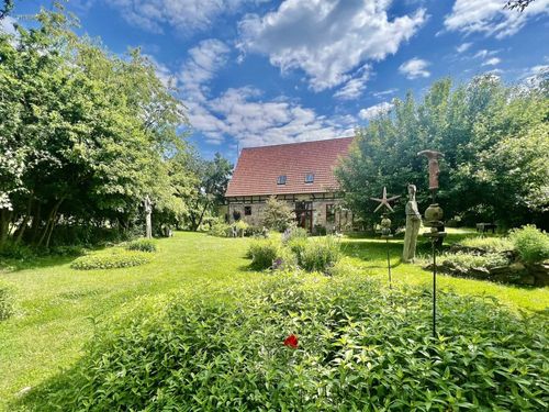 Ferienwohnungen mit Garten im KulturGut Ulrichshalben Ferienwohnungen mit Garten im KulturGut Ulrichshalben