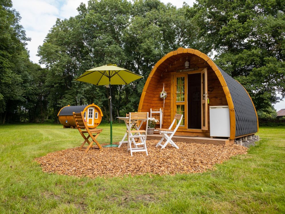 Kuhle Auszeit_Glückspilz_Sitzecke draußen Kuhle Auszeit_Glückspilz_Sitzecke draußen