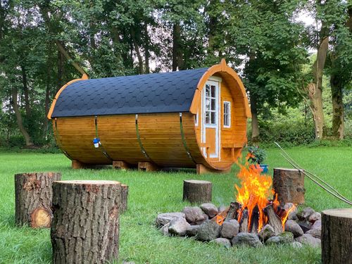 kuhle_auszeit_lagerfeuer_rosenfass kuhle_auszeit_lagerfeuer_rosenfass