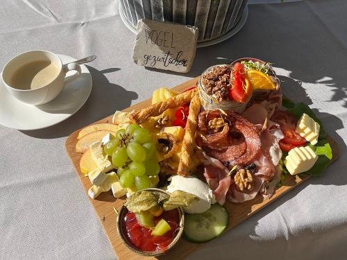 Frühstücksbrett 1