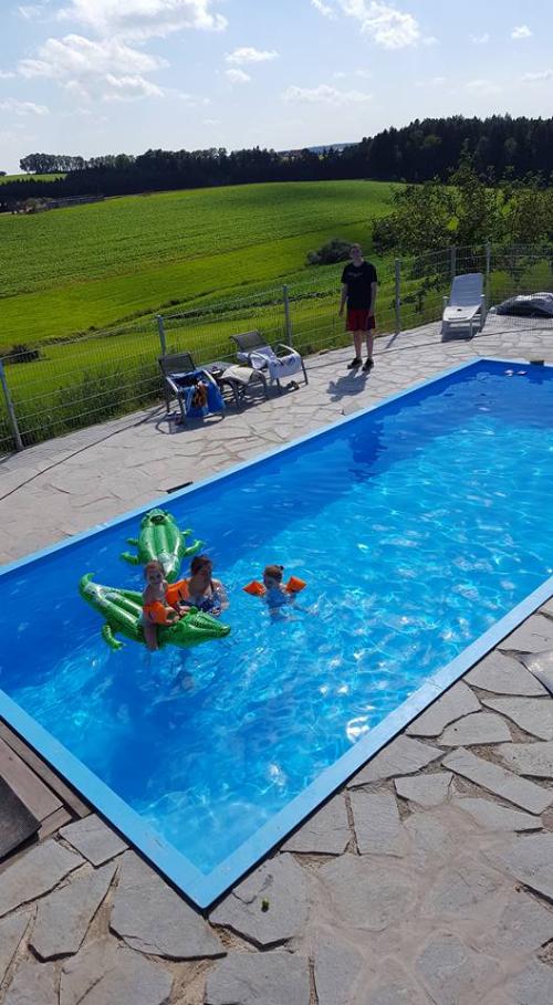 Neuer Pool