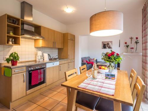 Ferienwohnung Delling Wohn- u. Essbereich