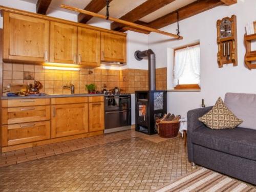 Wohnraum mit Küchenzeile Wohnraum mit Küchenzeile