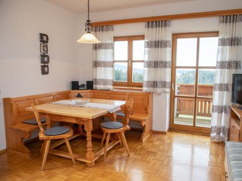 Wohnbeispiel im Landhaus Altweck by Bernhard Watzinger