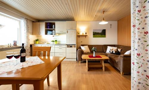 baerlie_3_esszimmer_kche_wohnzimmer_004klein